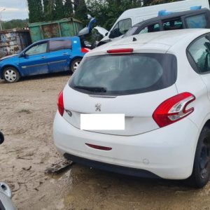 PEUGEOT 208 1