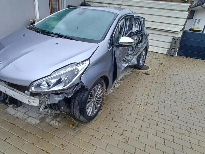 PEUGEOT 208 1 PHASE 2