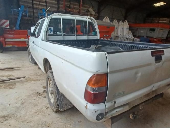 MITSUBISHI L 200 2