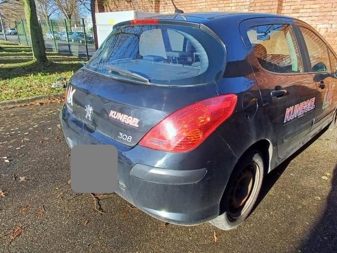 PEUGEOT 308 1