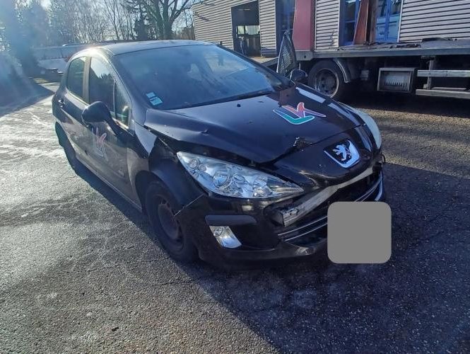PEUGEOT 308 1