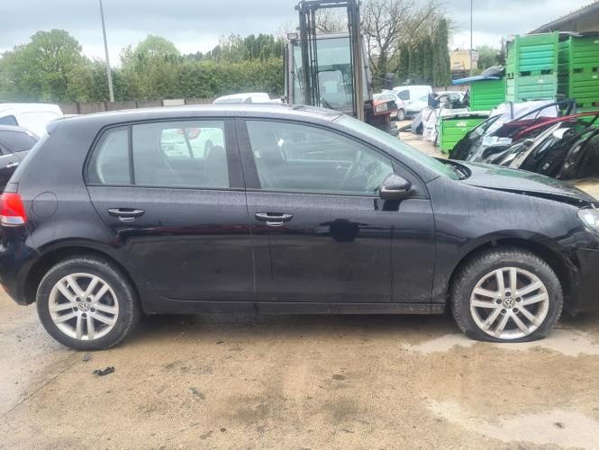 VOLKSWAGEN GOLF 6