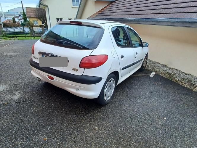 PEUGEOT 206
