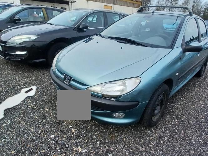 PEUGEOT 206