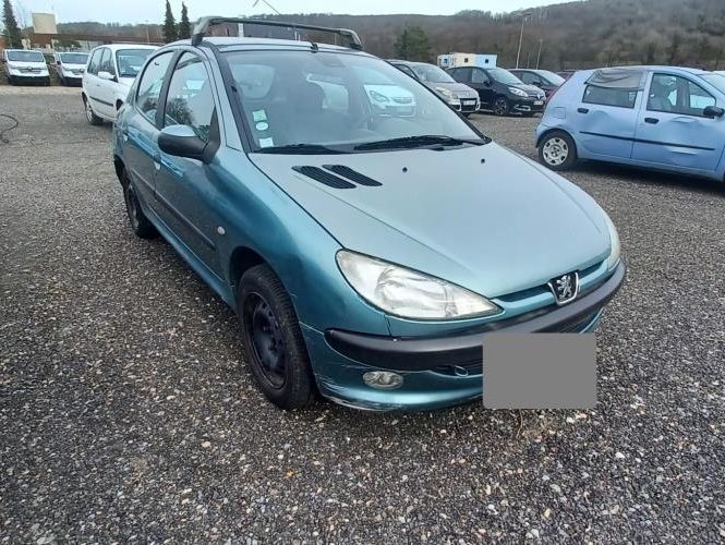 PEUGEOT 206