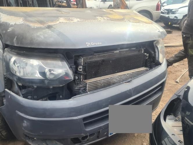 VOLKSWAGEN TRANSPORTER 5