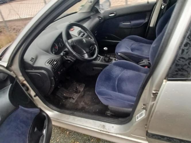PEUGEOT 206