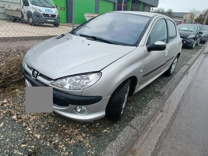 PEUGEOT 206