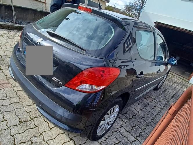 PEUGEOT 207