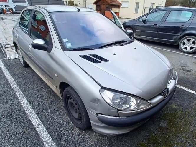 PEUGEOT 206