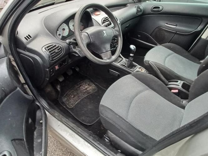 PEUGEOT 206
