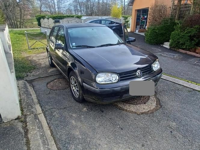 VOLKSWAGEN GOLF 4