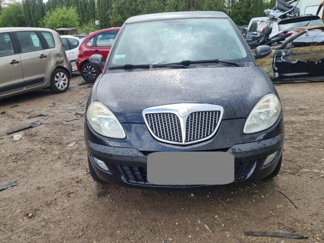 LANCIA YPSILON 4