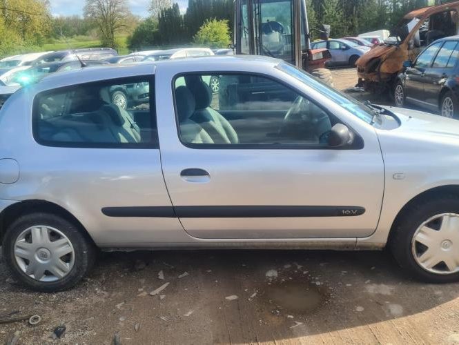 RENAULT CLIO 2