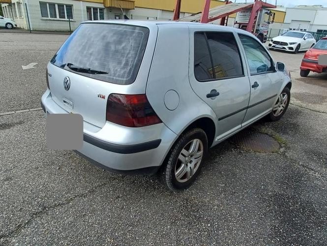 VOLKSWAGEN GOLF 4