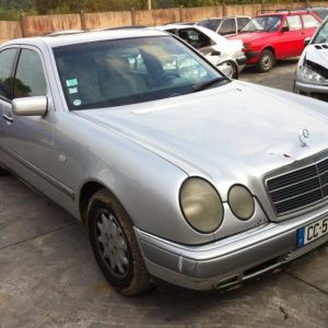 MERCEDES CLASSE E 210 PHASE 1
