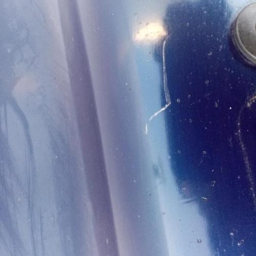 VOLKSWAGEN NEW BEETLE 1