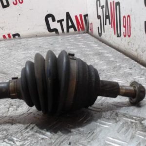 VOLKSWAGEN NEW BEETLE 1