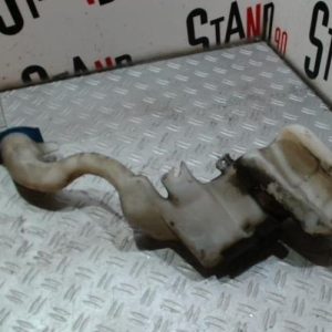 VOLKSWAGEN NEW BEETLE 1