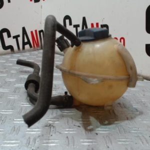 VOLKSWAGEN NEW BEETLE 1