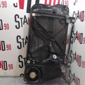 VOLKSWAGEN NEW BEETLE 1