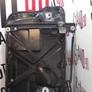 VOLKSWAGEN NEW BEETLE 1