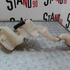 VOLKSWAGEN NEW BEETLE 1