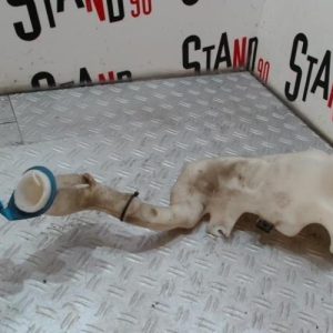 VOLKSWAGEN NEW BEETLE 1