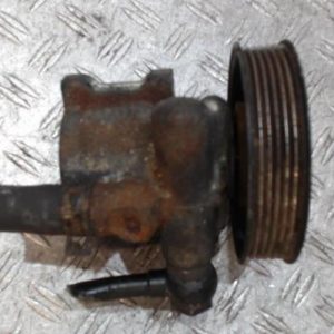 VOLKSWAGEN NEW BEETLE 1