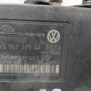 VOLKSWAGEN TOURAN 1