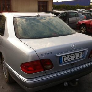 MERCEDES CLASSE E 210 PHASE 1