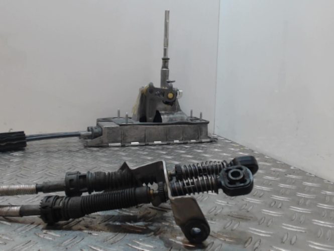 VOLKSWAGEN TOURAN 1 PHASE 1