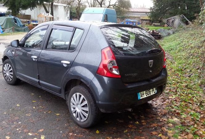 DACIA SANDERO 1