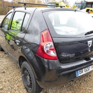 DACIA SANDERO 1