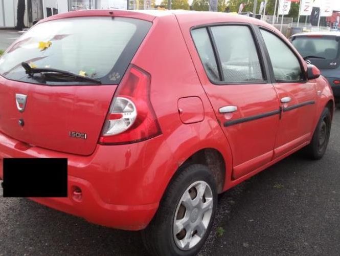 DACIA SANDERO 1