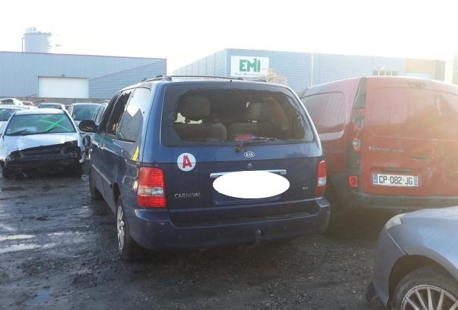 KIA CARNIVAL 1