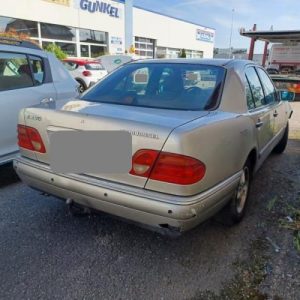 MERCEDES CLASSE E 210