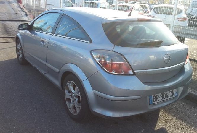 OPEL ASTRA H GTC PHASE 1