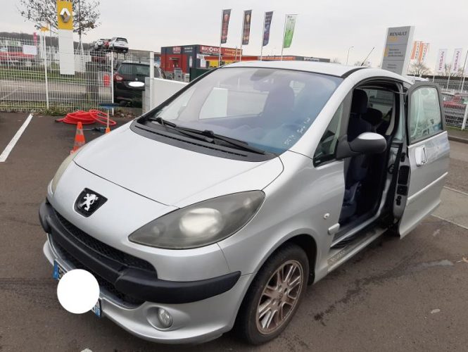 PEUGEOT 1007