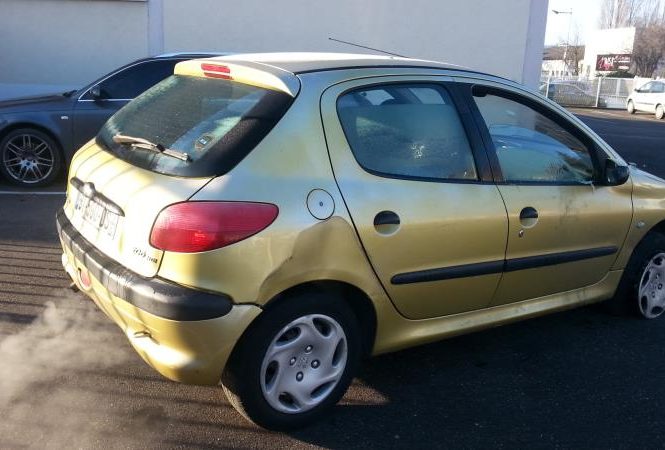 PEUGEOT 206
