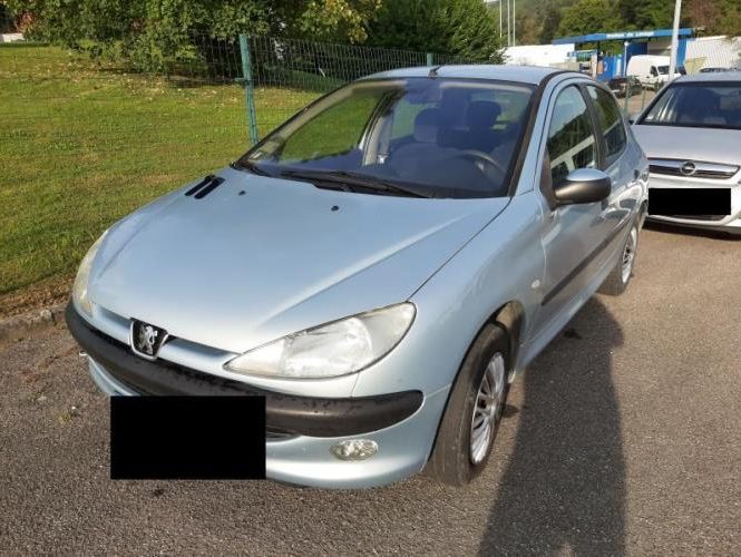 PEUGEOT 206