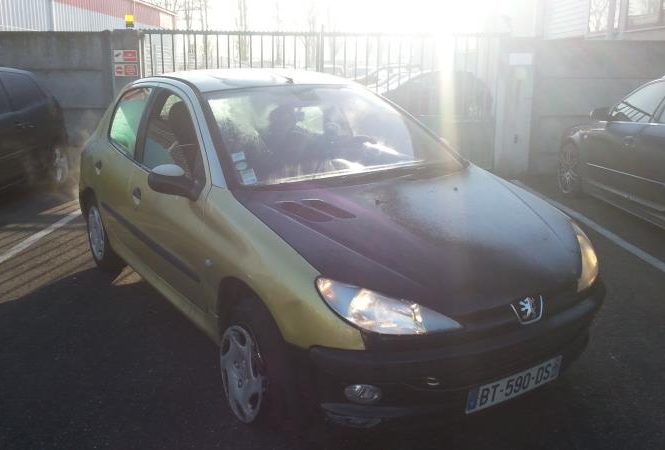 PEUGEOT 206