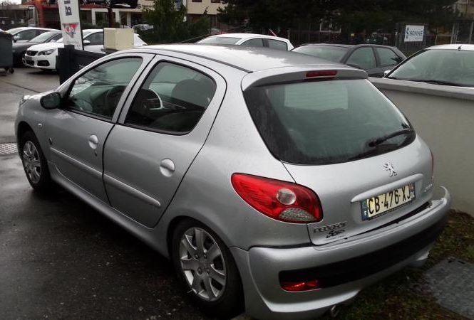 PEUGEOT 206+