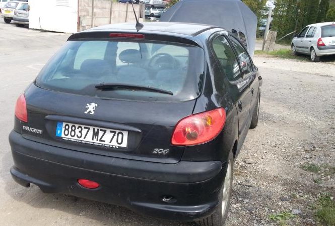 PEUGEOT 206