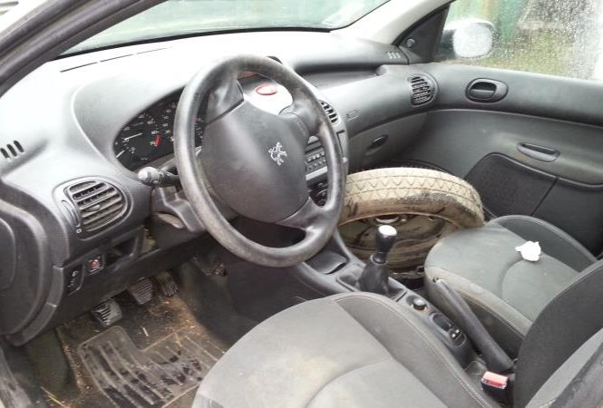 PEUGEOT 206