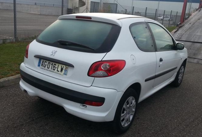 PEUGEOT 206+