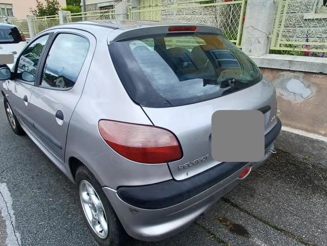 PEUGEOT 206