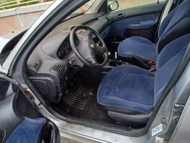PEUGEOT 206