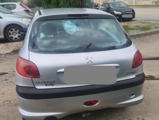 PEUGEOT 206