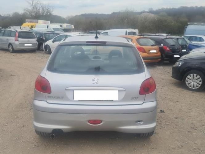 PEUGEOT 206